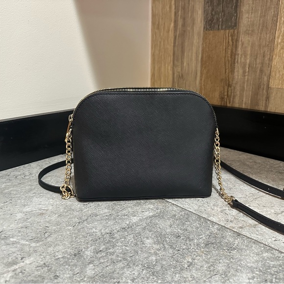 Michael Kors Jet Set Travel Medium Dome
Crossbody Bag - Picture 2 of 6